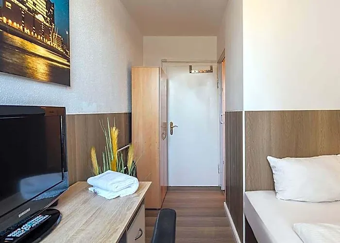 Hotel Hanseat - Free Parking 3*