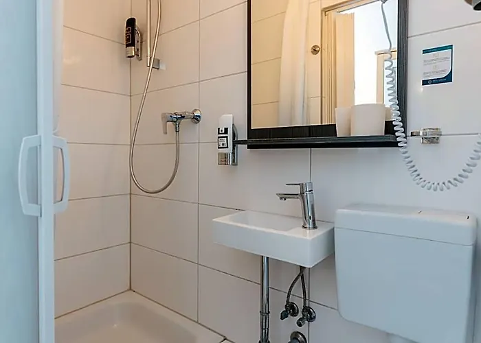 Hanseat - Free Parking Hotel 3*