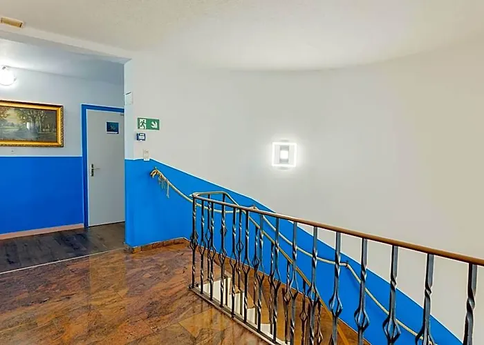 Hanseat - Free Parking Hotel 3*