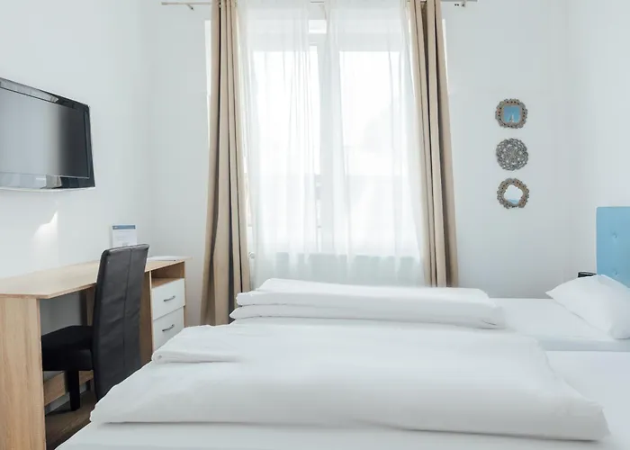 Hotel Hanseat - Free Parking 3*
