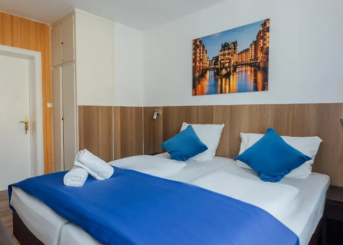 Hotel Hanseat - Free Parking