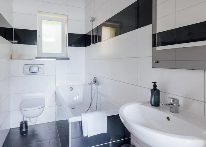 Hanseat - Free Parking Hotel 3*